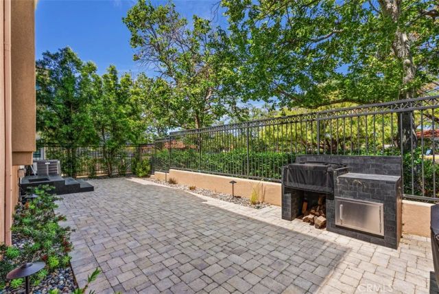 237 Montana del Lago Drive, Rancho Santa Margarita, CA 92688