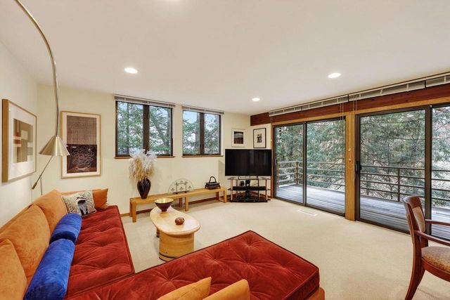 209 Saratoga Circle, Madison, WI 53705