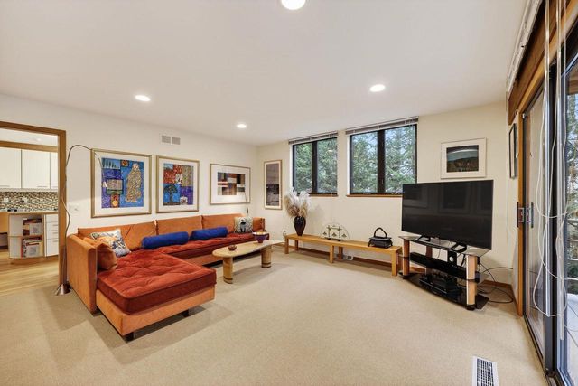 209 Saratoga Circle, Madison, WI 53705