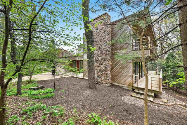 209 Saratoga Circle, Madison, WI 53705
