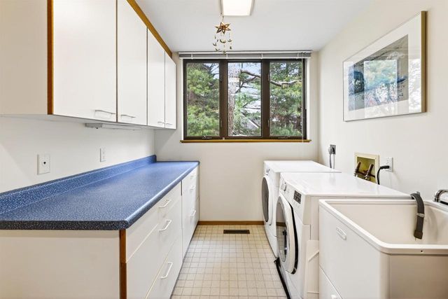 209 Saratoga Circle, Madison, WI 53705