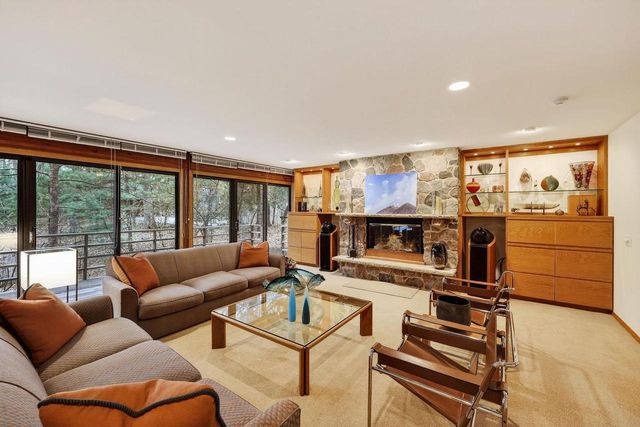 209 Saratoga Circle, Madison, WI 53705