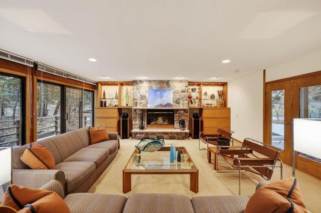 209 Saratoga Circle, Madison, WI 53705