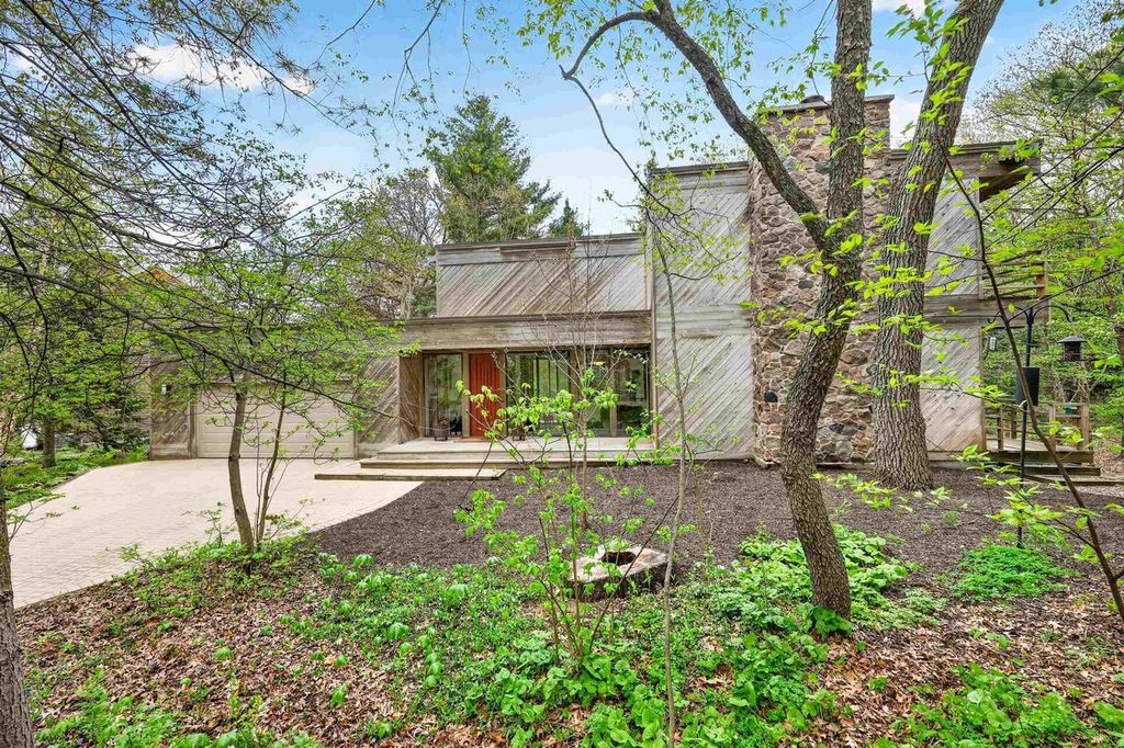 209 Saratoga Circle, Madison, WI 53705