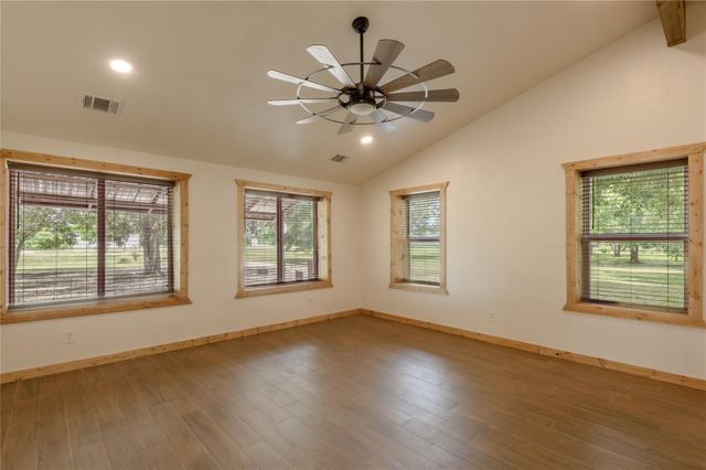 150 Air Park Drive, Livingston, TX 77351
