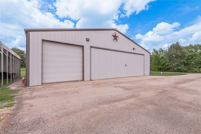 150 Air Park Drive, Livingston, TX 77351