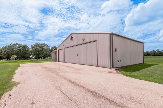 150 Air Park Drive, Livingston, TX 77351