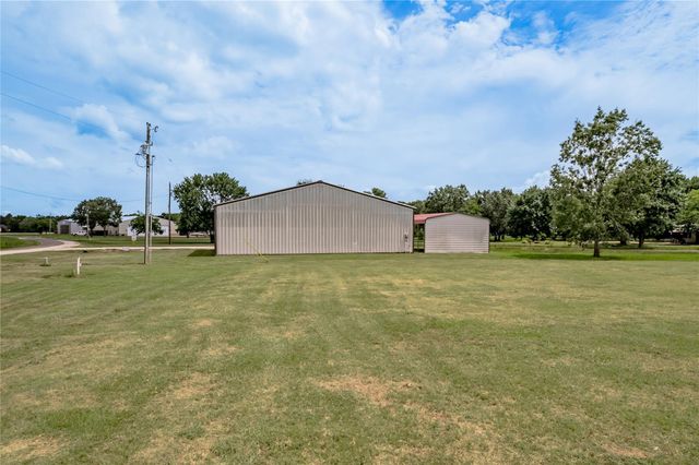 150 Air Park Drive, Livingston, TX 77351