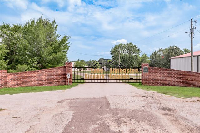 150 Air Park Drive, Livingston, TX 77351