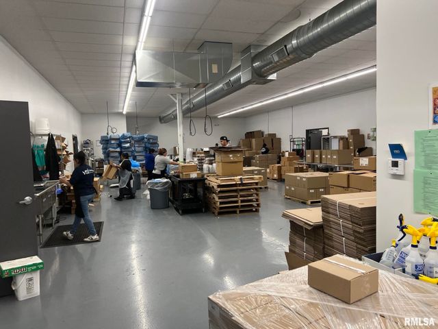 1309 W 4TH Street, Davenport, IA 52802