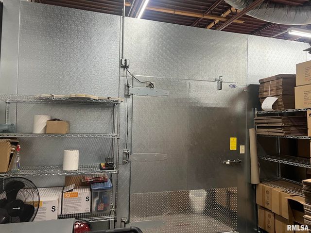 1309 W 4TH Street, Davenport, IA 52802