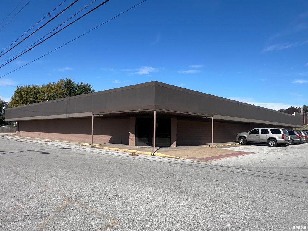 1309 W 4TH Street, Davenport, IA 52802