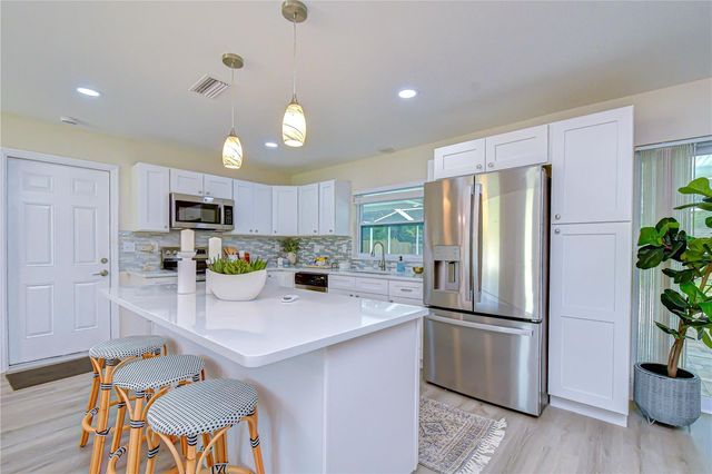 2167 LAKEVIEW ROAD, Clearwater, FL 33764