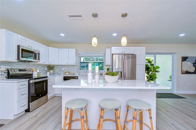 2167 LAKEVIEW ROAD, Clearwater, FL 33764