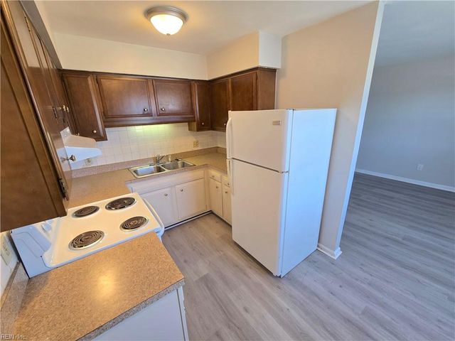 3475 Azalea Garden Rd Apt 9, Norfolk, VA 23513