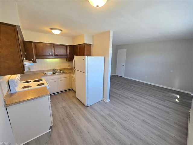 3475 Azalea Garden Rd Apt 9, Norfolk, VA 23513