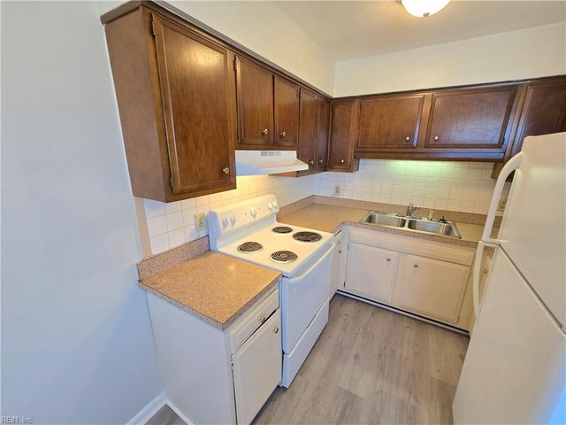 3475 Azalea Garden Rd Apt 9, Norfolk, VA 23513