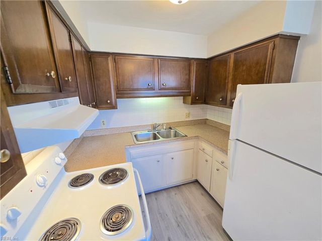 3475 Azalea Garden Rd Apt 9, Norfolk, VA 23513