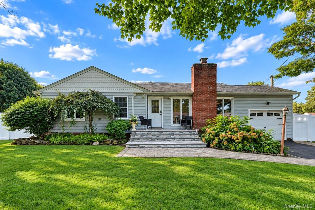 145 Thames Street, Port Jefferson Station, NY 11776 — exterior