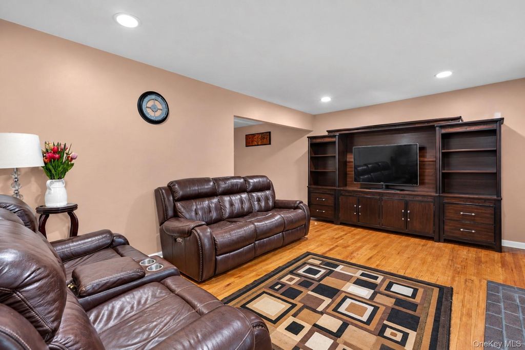 145 Thames Street, Port Jefferson Station, NY 11776 — photo 4