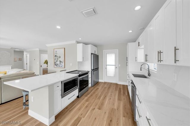 128 San Salvador ST, Naples, FL 34113