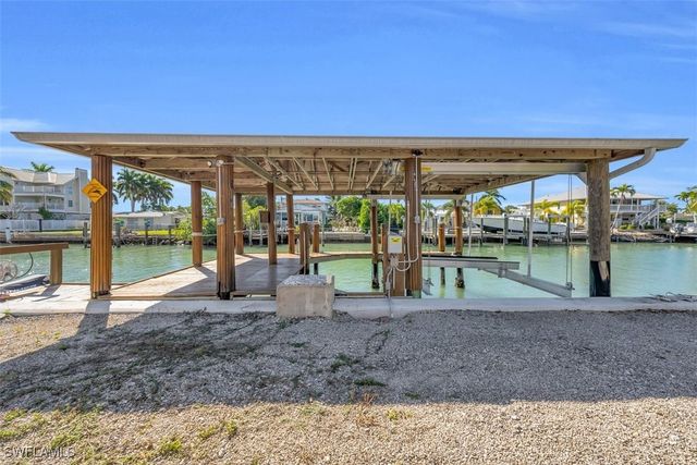 128 San Salvador ST, Naples, FL 34113