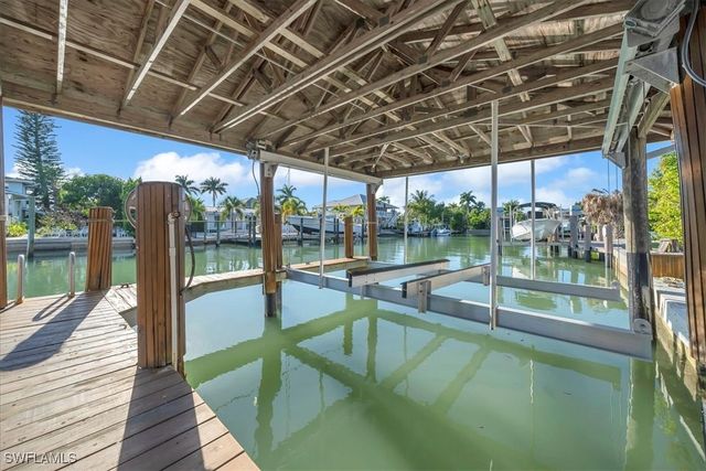 128 San Salvador ST, Naples, FL 34113