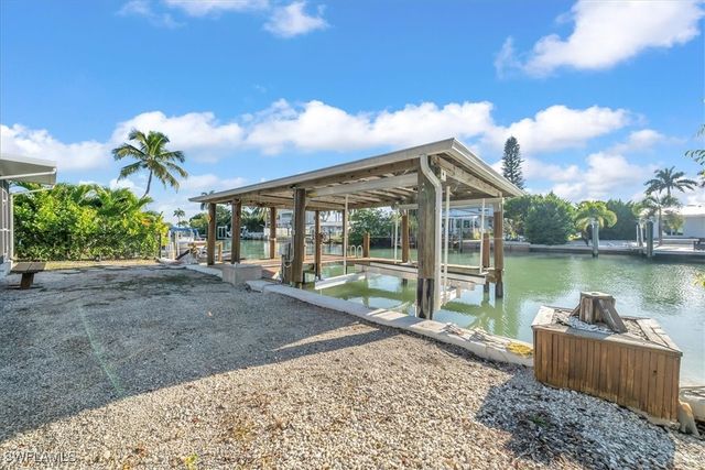 128 San Salvador ST, Naples, FL 34113