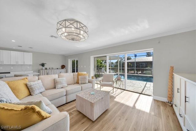 128 San Salvador ST, Naples, FL 34113