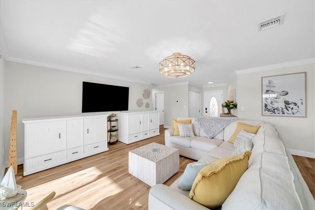 128 San Salvador ST, Naples, FL 34113