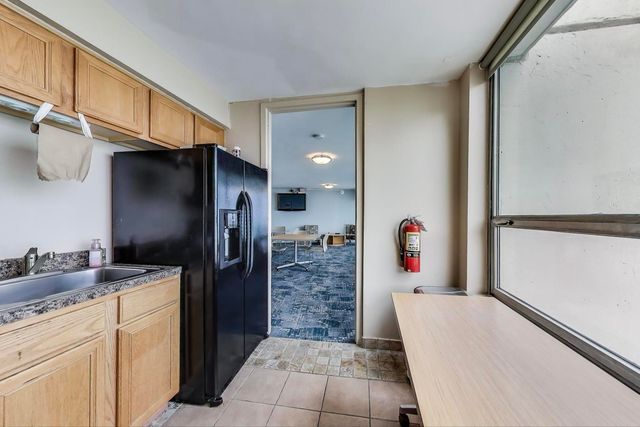 940 W Glenlake Avenue 19C, Chicago, IL 60660