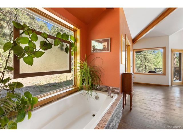 945 Sun Valley Dr, Woodland Park, CO 80863