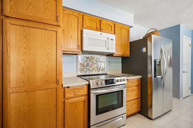 636 OAKMONT AVENUE, Sun City Center, FL 33573