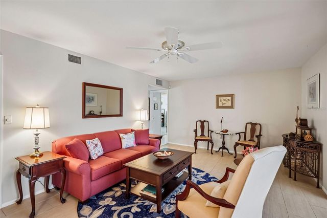 636 OAKMONT AVENUE, Sun City Center, FL 33573