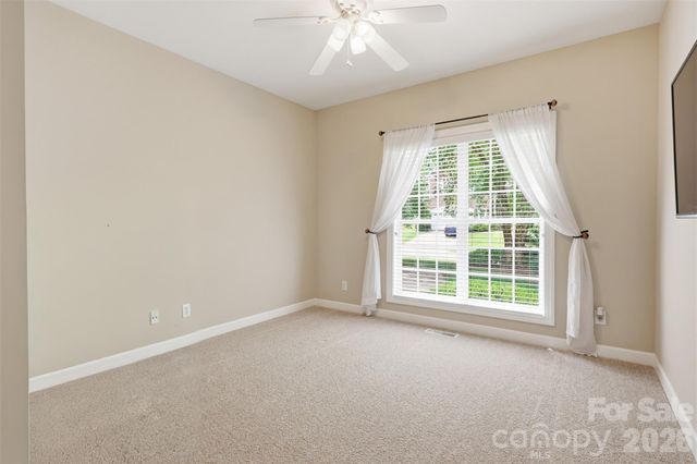 8526 Wren Creek Drive, Charlotte, NC 28269