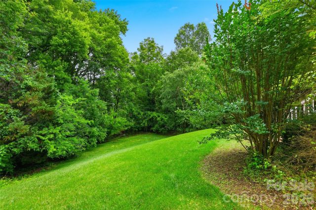 8526 Wren Creek Drive, Charlotte, NC 28269