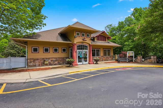 8526 Wren Creek Drive, Charlotte, NC 28269