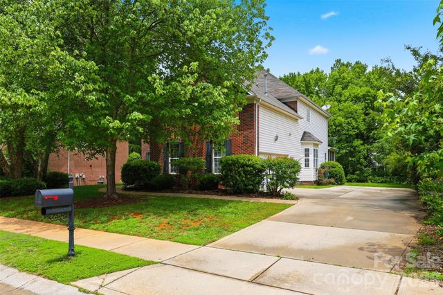 8526 Wren Creek Drive, Charlotte, NC 28269