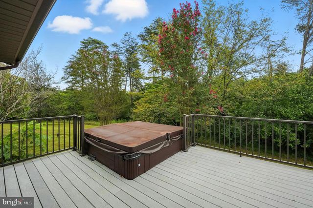 3807 BEAR TREE LN, Bumpass, VA 23024