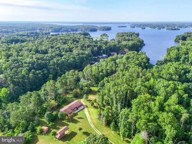 3807 BEAR TREE LN, Bumpass, VA 23024