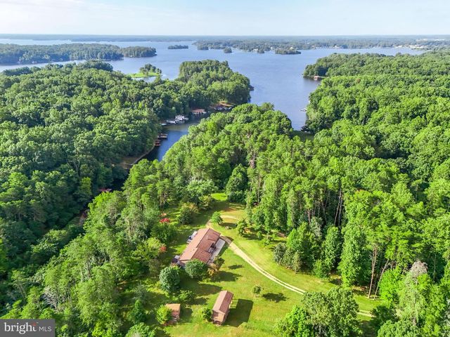 3807 BEAR TREE LN, Bumpass, VA 23024