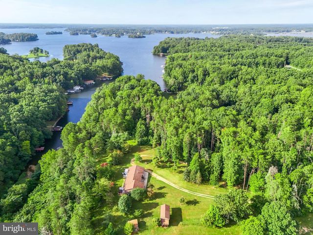 3807 BEAR TREE LN, Bumpass, VA 23024