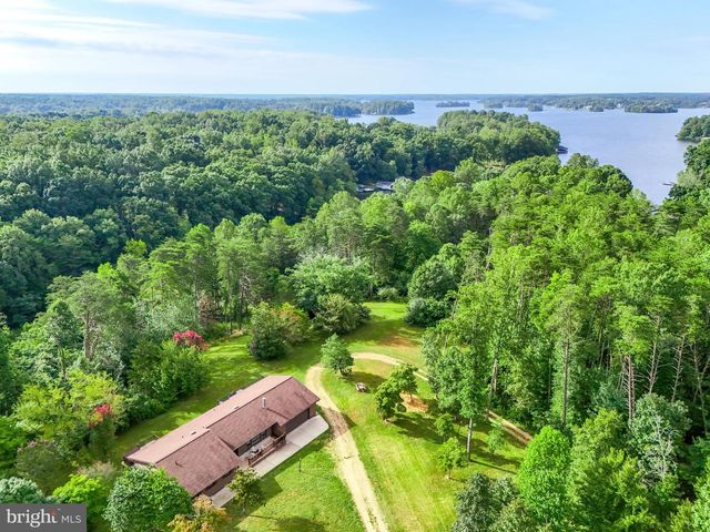 3807 BEAR TREE LN, Bumpass, VA 23024