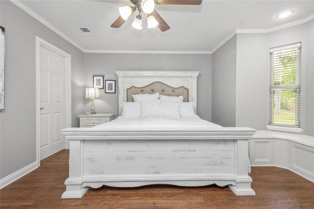 10 Weatherby Dr, Hooks, TX 75561