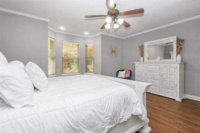 10 Weatherby Dr, Hooks, TX 75561