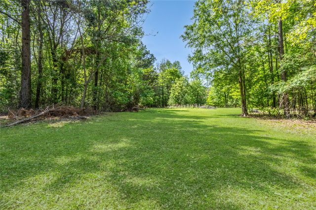 10 Weatherby Dr, Hooks, TX 75561