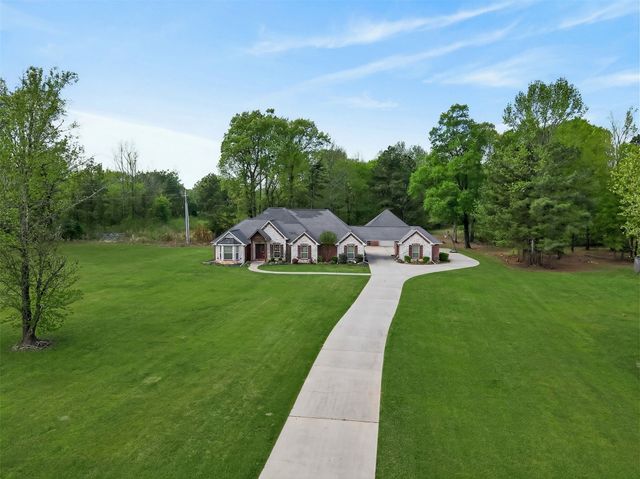 10 Weatherby Dr, Hooks, TX 75561