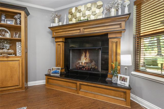 10 Weatherby Dr, Hooks, TX 75561