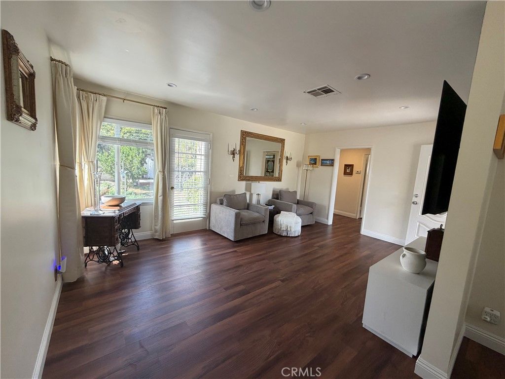 6655 Yarmouth Avenue, Reseda, CA 91335 — photo 2