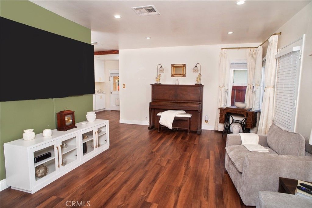6655 Yarmouth Avenue, Reseda, CA 91335 — photo 3